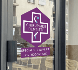 Adhésif vitrine avec spécialité – Image 2